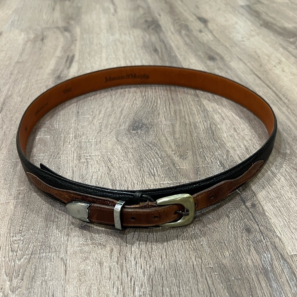 Johnston & Murphy Size 36 Genuine Leather Tumbled Glove Brown Silver Buckle Belt
